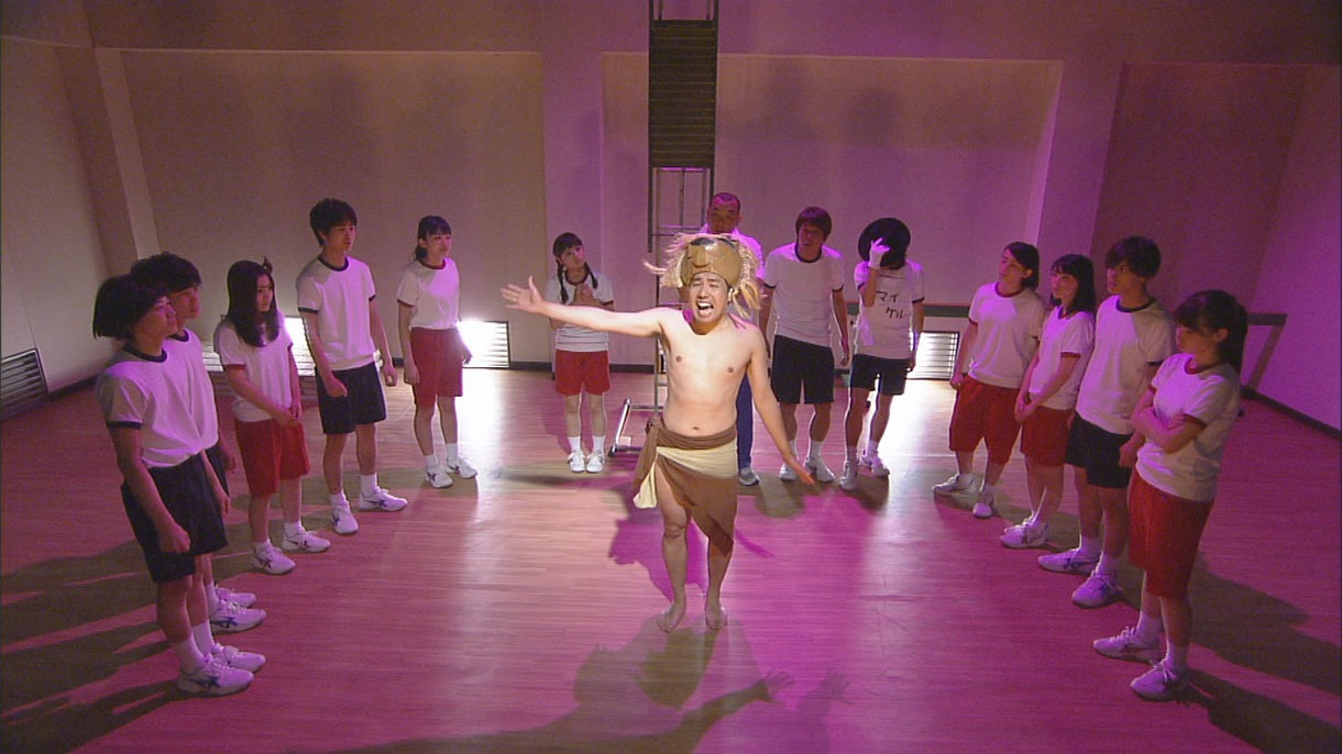 コント「Let's Sing&Dance」のワンシーン。(c)NHK