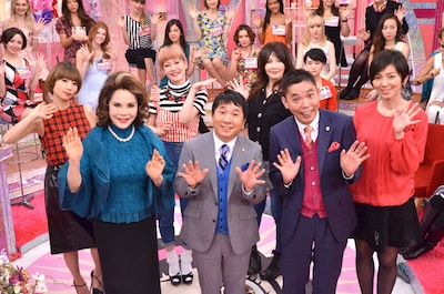 「世界の日本人妻は見た！」4時間スペシャルに出演するMCの爆笑問題ら。 (c)MBS