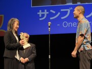 喜びいっぱいの授与式。