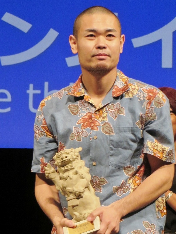 「第6回沖縄国際映画祭」ゴールデンシーサー賞を獲得した、映画「サンブンノイチ」の品川ヒロシ監督。
