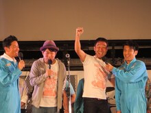 ノリノリのペナルティ・ワッキーと相方のヒデ。