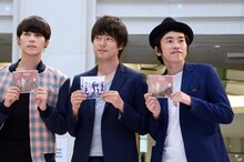 イベントのMCを務めたしずる村上とウーマンラッシュアワー村本（右から）。