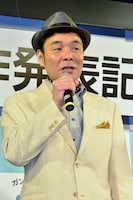 助演のダチョウ倶楽部・肥後。