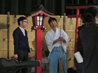 「芸能神社」の打ち合わせを2人きりでしている飯塚と角田。