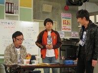 むせる角田に笑ってしまう飯塚。