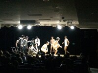 鬼ヶ島新ネタライブ「あの日見た鬼の名前を僕達はまだ知らない。第2話」の様子。(c)人力舎