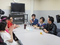 「ウレロ☆未体験少女」最終話「楽しかったな」反省会の様子。