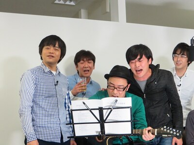 ウレロメンバーによる「白い雲のように」熱唱。