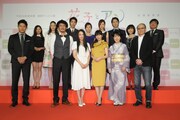 9月に行われた出演者発表会見に出席した(上段左から)土屋太鳳、黒木華、賀来賢人、浅田美代子、ともさかりえ、窪田正孝、松本明子、カンニング竹山、(下段左から)鈴木亮平、伊原剛志、仲間由紀恵、吉高由里子、室井滋、石橋蓮司。(c)NHK