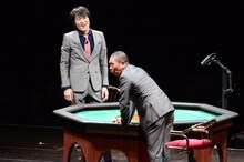 左から千原ジュニア、松本人志。