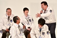 盛り上がりを見せた会見の様子。