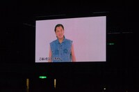 スギちゃんになりきるジュニア。