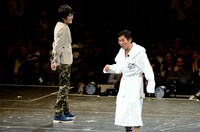 左から、千原ジュニア、明石家さんま。