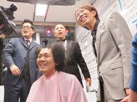 イジられてまんざらでもない様子の藤田。