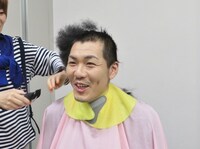 「涼しい！」「かわいくなってきた」「意外と似合う」と自画自賛の藤田。