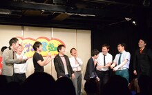 エレファントジョンの歴史を振り返るクイズコーナーの様子。