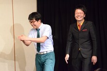 後輩たちからのメッセージに爆笑するエレファントジョン。