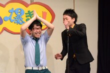 漫才中のエレファントジョン。