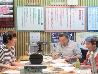 2人で楽しそうな村本と中川。