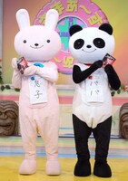 番組キャラクターの息子とパパ（左から）。