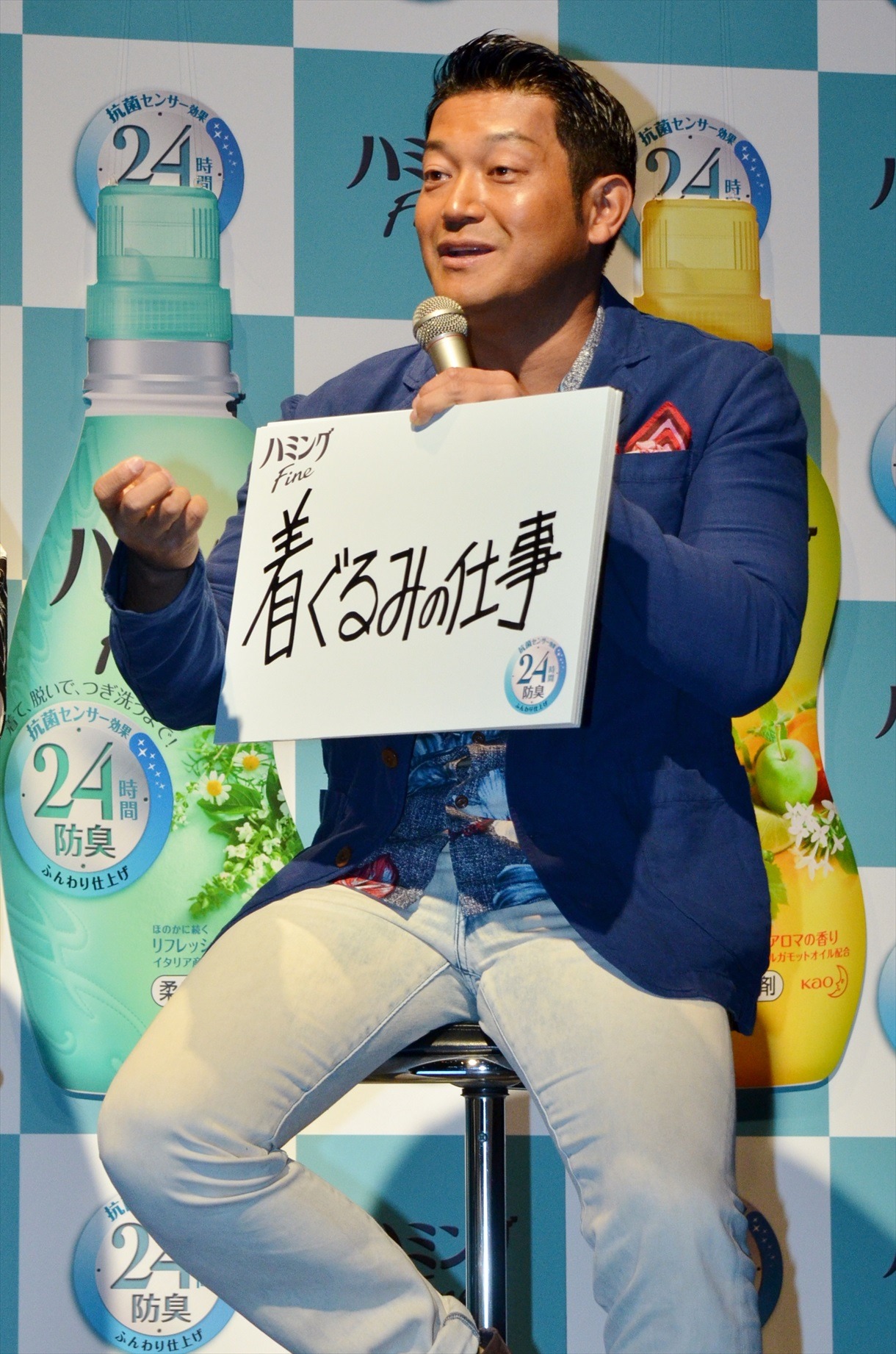 着ぐるみに入る仕事の体験談を語る山口智充。