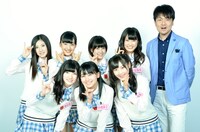 新番組「てんとうむChu!の世界をムチューにさせます宣言！」の記者会見に出席したてんとうむChu!と土田晃之。