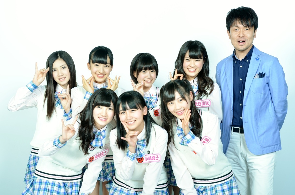 新番組「てんとうむChu!の世界をムチューにさせます宣言！」に出演する土田晃之（右端）と、てんとうむChu!。