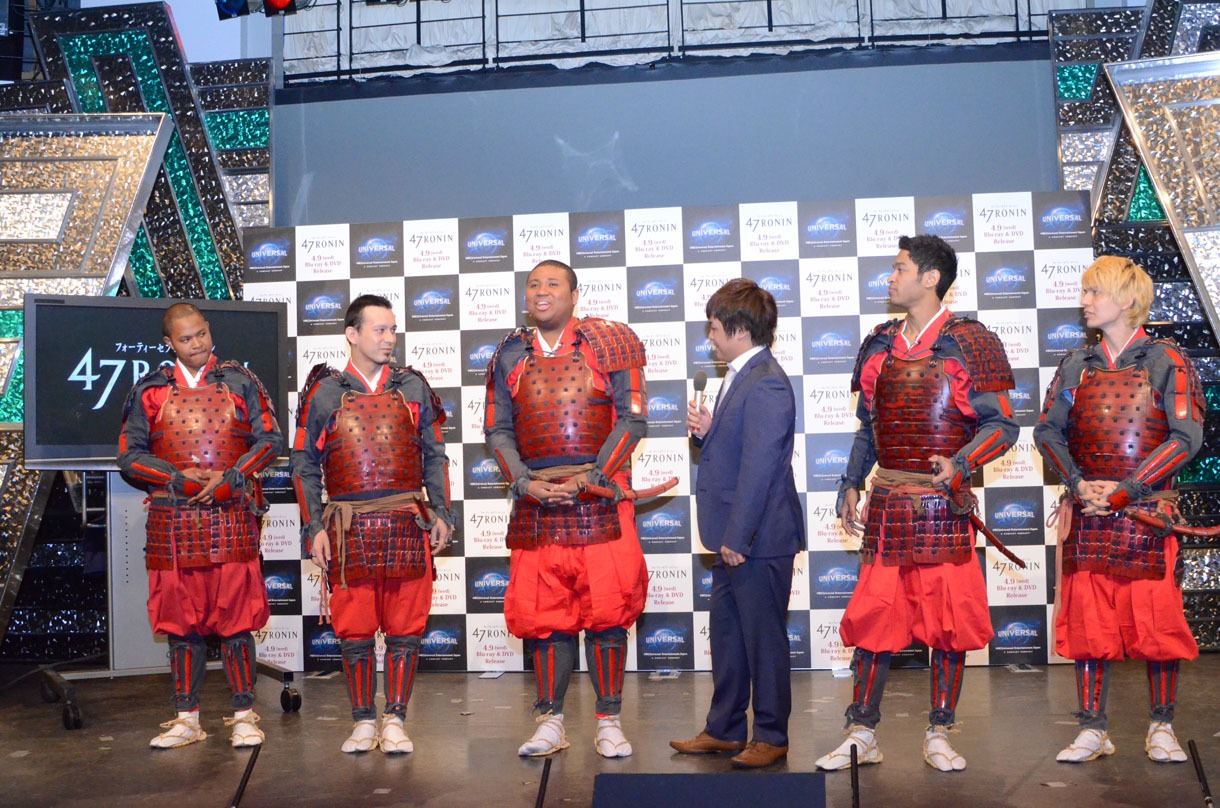 DVD / Blu-ray「47RONIN」の発売記念イベントの様子。