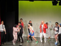 互いのノーセンスな実力を測りあうオープニング。