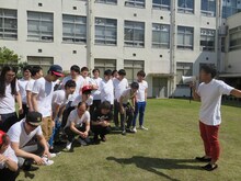 チームを仕切るチーモンチョーチュウ菊地。