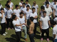 全体集合写真撮影の様子。