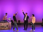 HGファッションショー解説になぜか「Yes!」とノリノリのゴエ。