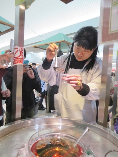 ワインを研究するある子。