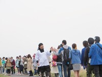 R八先生ごっこをするある子。