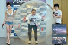 海外ドラマ「アンダー・ザ・ドーム」のPRイベントに出演したデニスと、おのののか（左）。