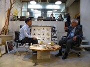 （左から）木梨憲武と青柳正規・文化庁長官。