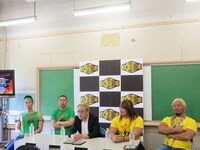 「激情プロレスリング 爆笑！大阪頂上決戦」開催発表記者会見冒頭の和気藹々とした雰囲気。