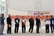 会見の様子。