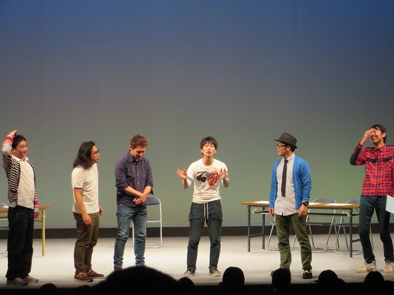 オープニングで、おなじみのくだりを知らない人に、自身の過去の事情を説明する高橋。