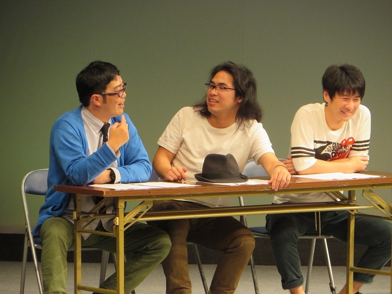 久住の「昭和な人が好き」という言葉で、昭和風の髪型をアピールした鈴木。