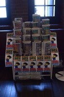 「コナン展」物販コーナーで販売されている「コナン新聞」。