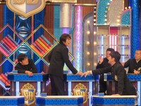 「クイズ!? 正解は出さないで」で、不吉な予感から席決めをめぐって大いに揉める芸人たち。