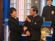 席決めをめぐって、春日の無謀を本気で止める若林。