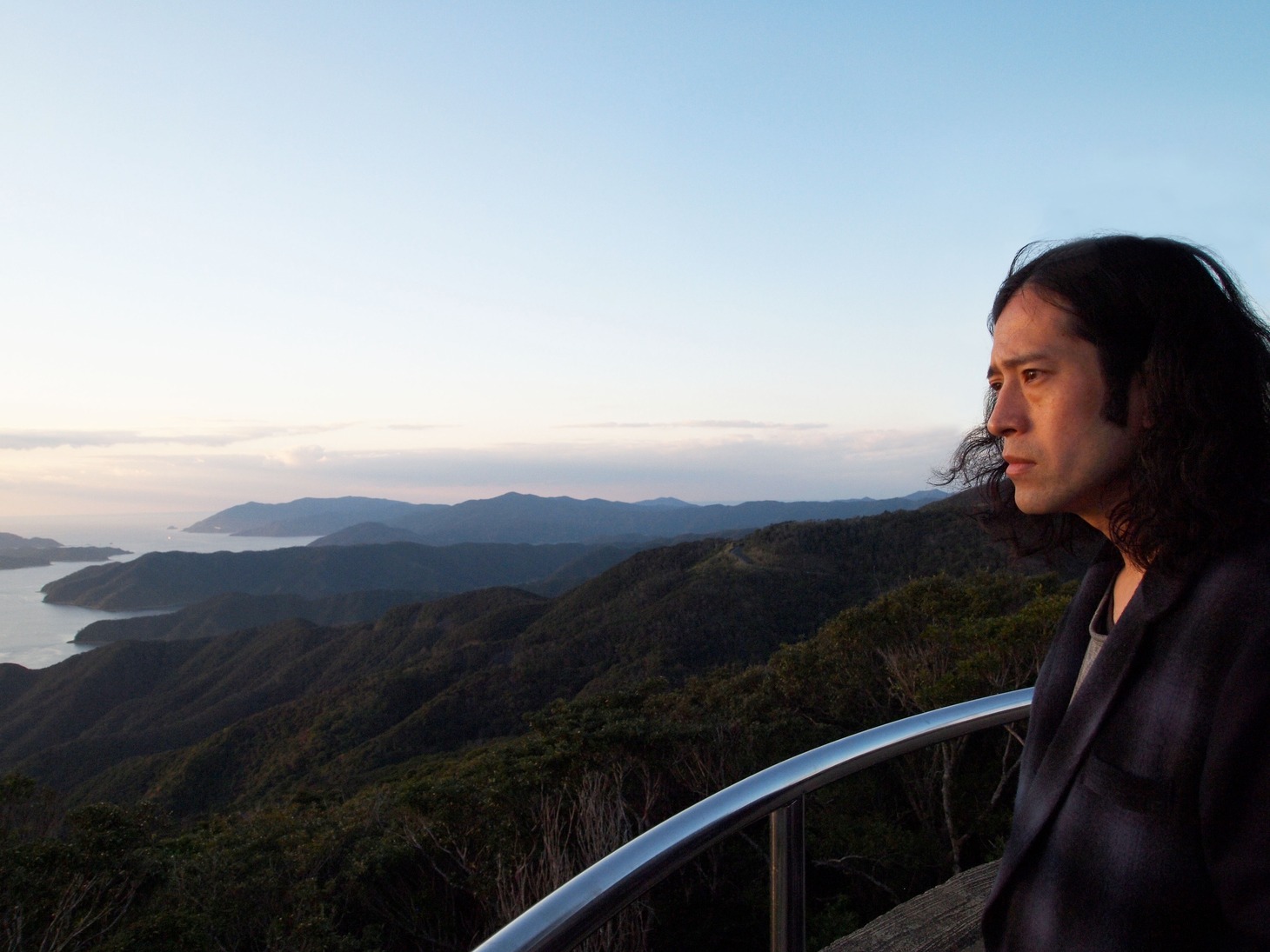 「又吉直樹、島へ行く。 母の故郷～奄美・加計呂麻島へ 」の一場面。 (c) 2014 BSジャパン／テレコムスタッフ