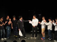 オープニングの様子。