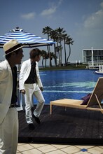 トータルテンボス全国漫才ツアー2014「strelka」フライヤー撮影の様子。