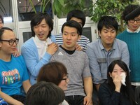 思い出話に花を咲かせるNSC東京NSC10期。