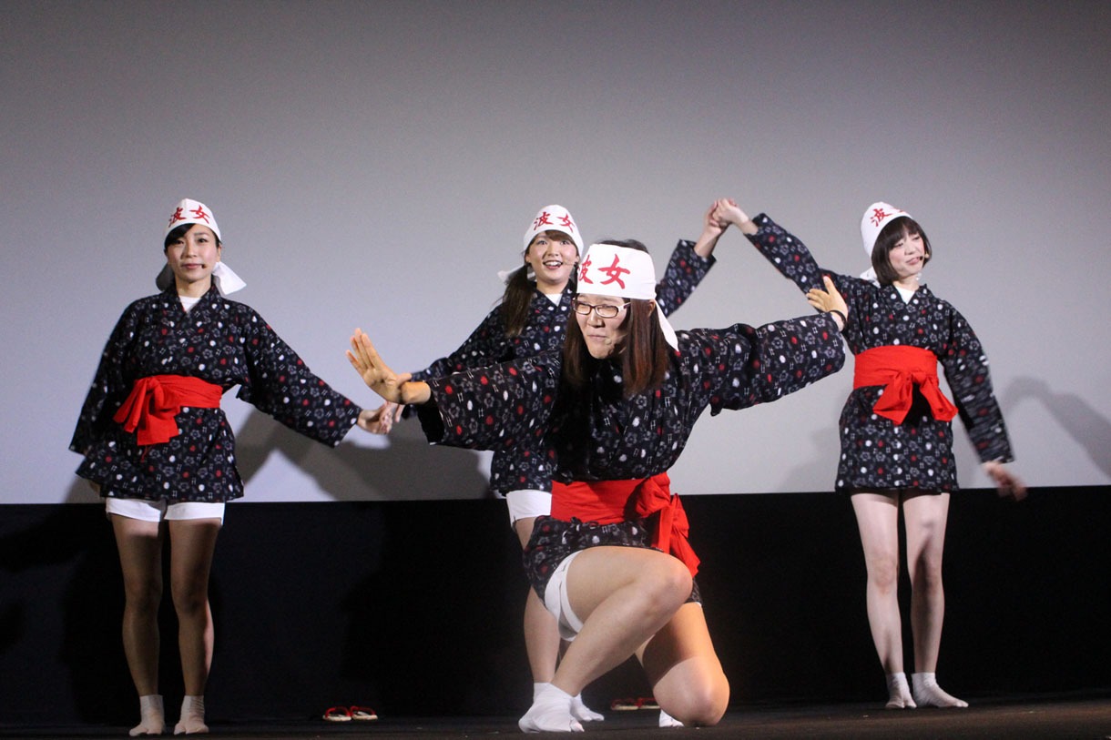 九十九里ッターズ（野呂佳代、安藤あいか、結城リナ、AD宮田）
