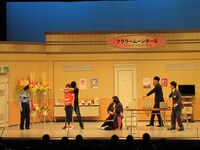 吉本新喜劇「マネージャーは邪魔じゃねーの？」(c)吉本興業