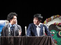 後半やっとくだけた空気に。